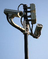 停车场的监控摄像头可以威慑和录音机的可疑活动。(照片:并)
